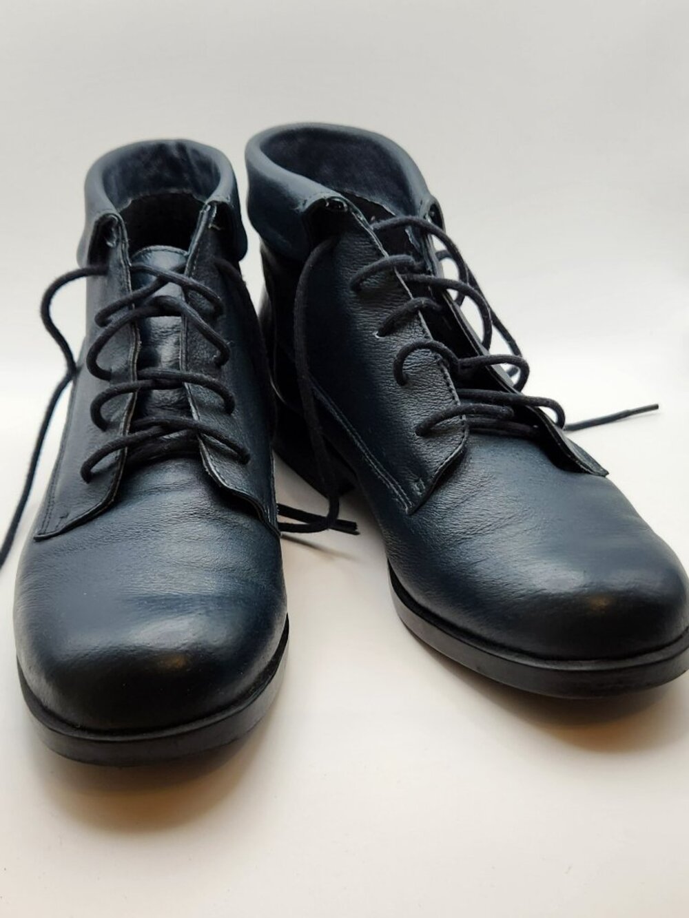 Valley Lane vintage boots sz 9 M navy lace up leather upper VGUC